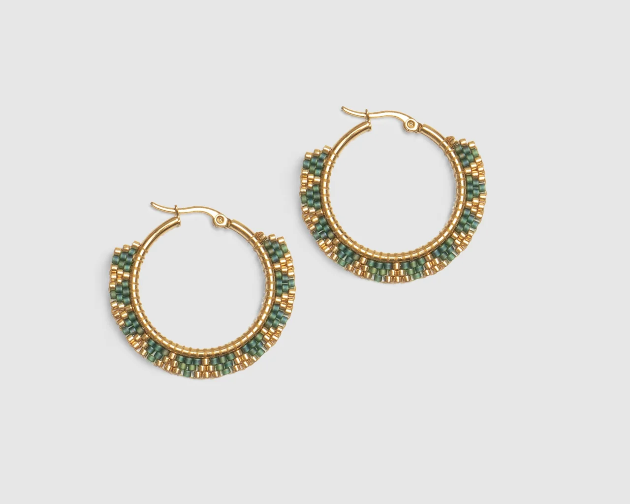 گوشواره میوکی دست‌ساز حلقه‌ای طلایی و سبز